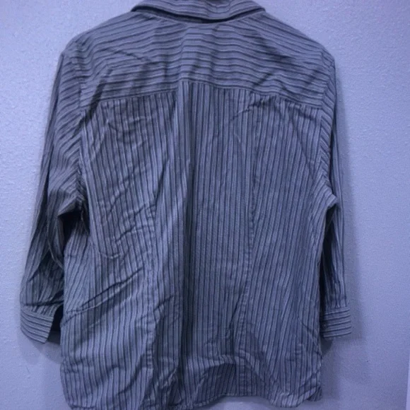 Men's Casual Striped Button-Up Shirt in Gray - Picture 4 of 9